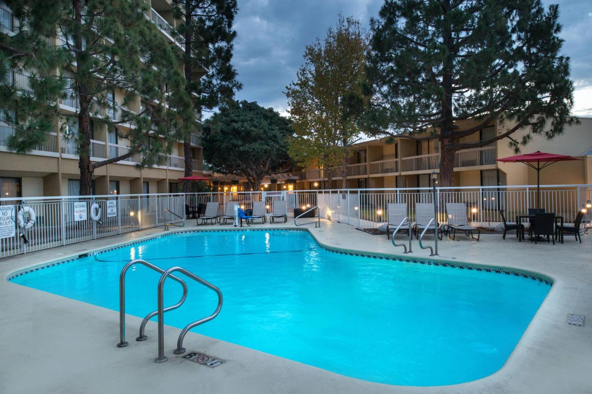 מלון Courtyard By Marriott Oxnard/Ventura מראה חיצוני תמונה